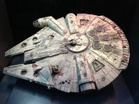1466976 Star Wars: X-Wing - Millennium Falcon
