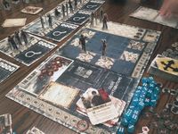 2197664 Dead of Winter: A Crossroads Game (Edizione Inglese)