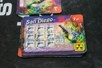 2093049 Mars Attacks: The Dice Game