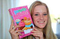 4062051 Go Nuts for Donuts
