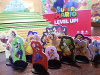 3754346 Super Mario: Level Up! Board Game