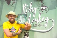 4961482 Itchy Monkey