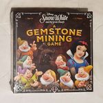 6871194 Snow White and the Seven Dwarfs: A Gemstone Mining Game