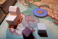 5308324 Philosophia: Dare to be Wise