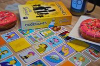 4990904 Codenames: The Simpsons