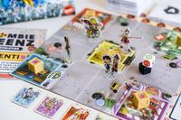 5686222 Zombie Teenz Evolution