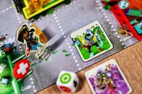 6370039 Zombie Teenz Evolution