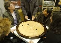 1126034 Crokinole: Edizione Limitata (Bordeaux/Acajou) Mogano